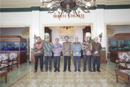 6 Dubes Alumni UGM Sowan ke Sultan, Diminta Buka Pasar Afrika untuk UMKM DIY