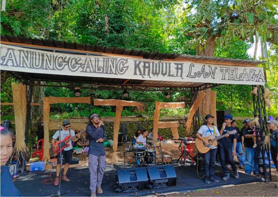 Pemuda di Gunungkidul Perbaiki Telaga yang Rusak Pakai Kotoran Sapi