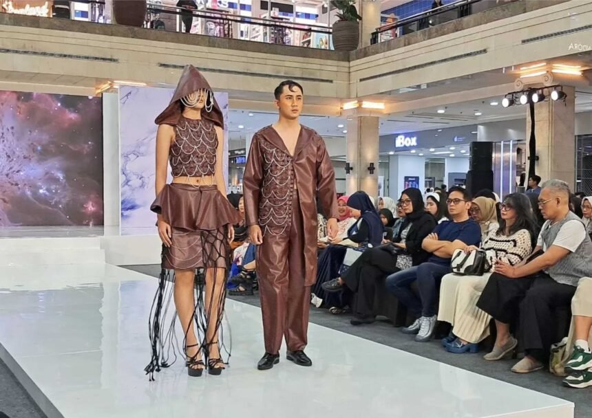Mahasiswa AKS-AKK Yogyakarta Tampilkan 64 Karya Busana Bertema Indonesian Mythology di Plaza Ambarrukmo