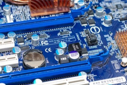 Baterai Bulat pada Motherboard PC - Baterai CMOS