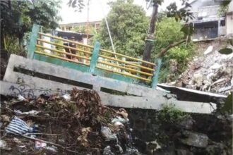 Talut Sungai Gajah Wong di Baciro Yogyakarta Ambrol Dampak Hujan Deras