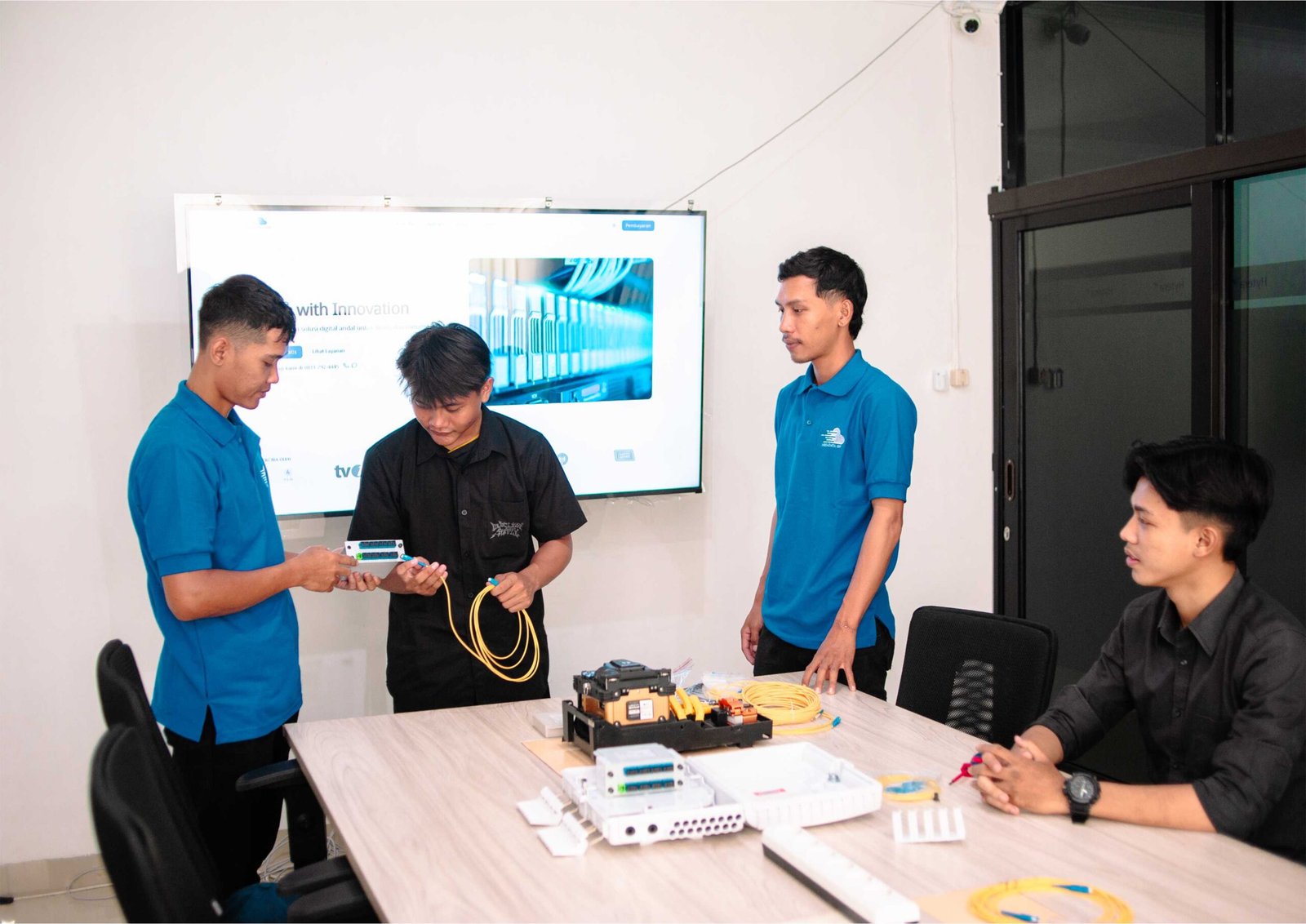 Internet Stabil untuk Keluarga Digital Modern 2 Internet Stabil untuk Keluarga Digital Modern - Broadband Internet Rumahan Unlimited Tanpa FUP